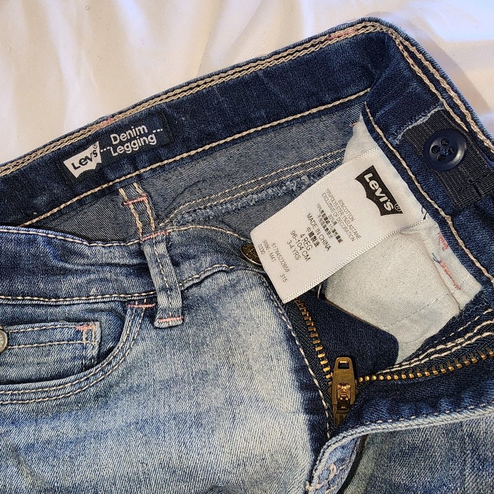 GIRL'S LEVI JEANS